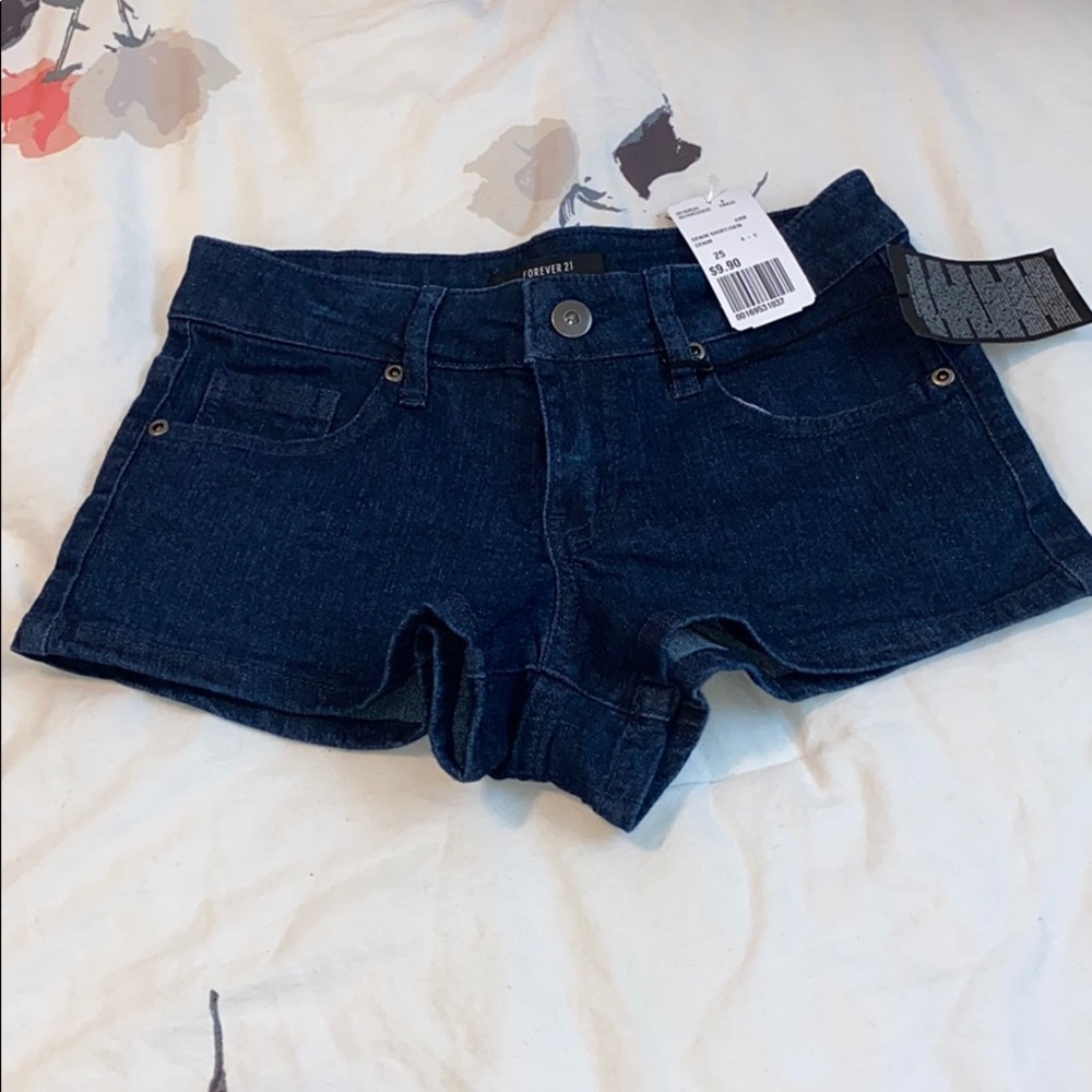 F21 short shorts